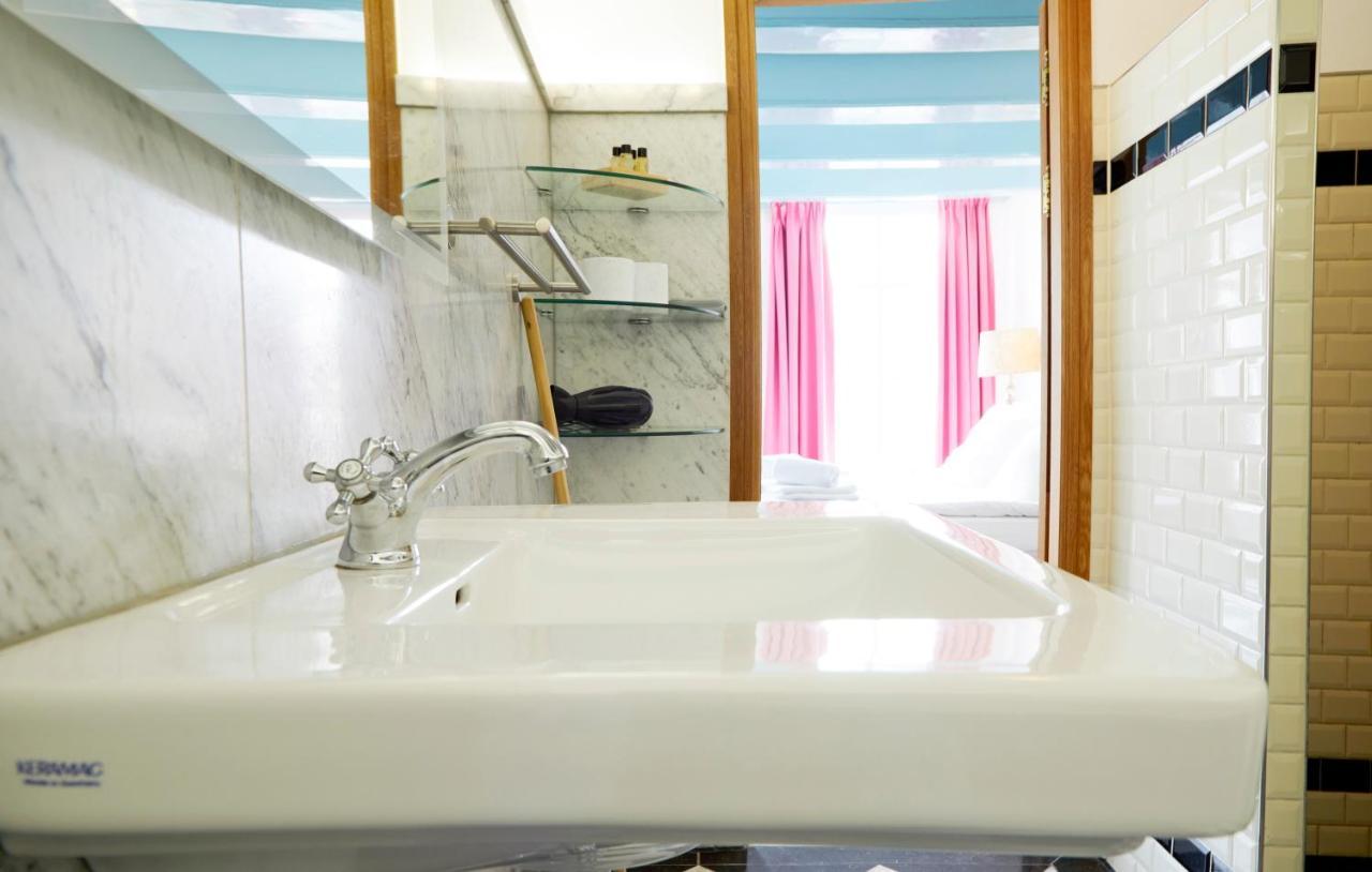 Modern Canal House Loft - City Center Амстердам Екстериор снимка